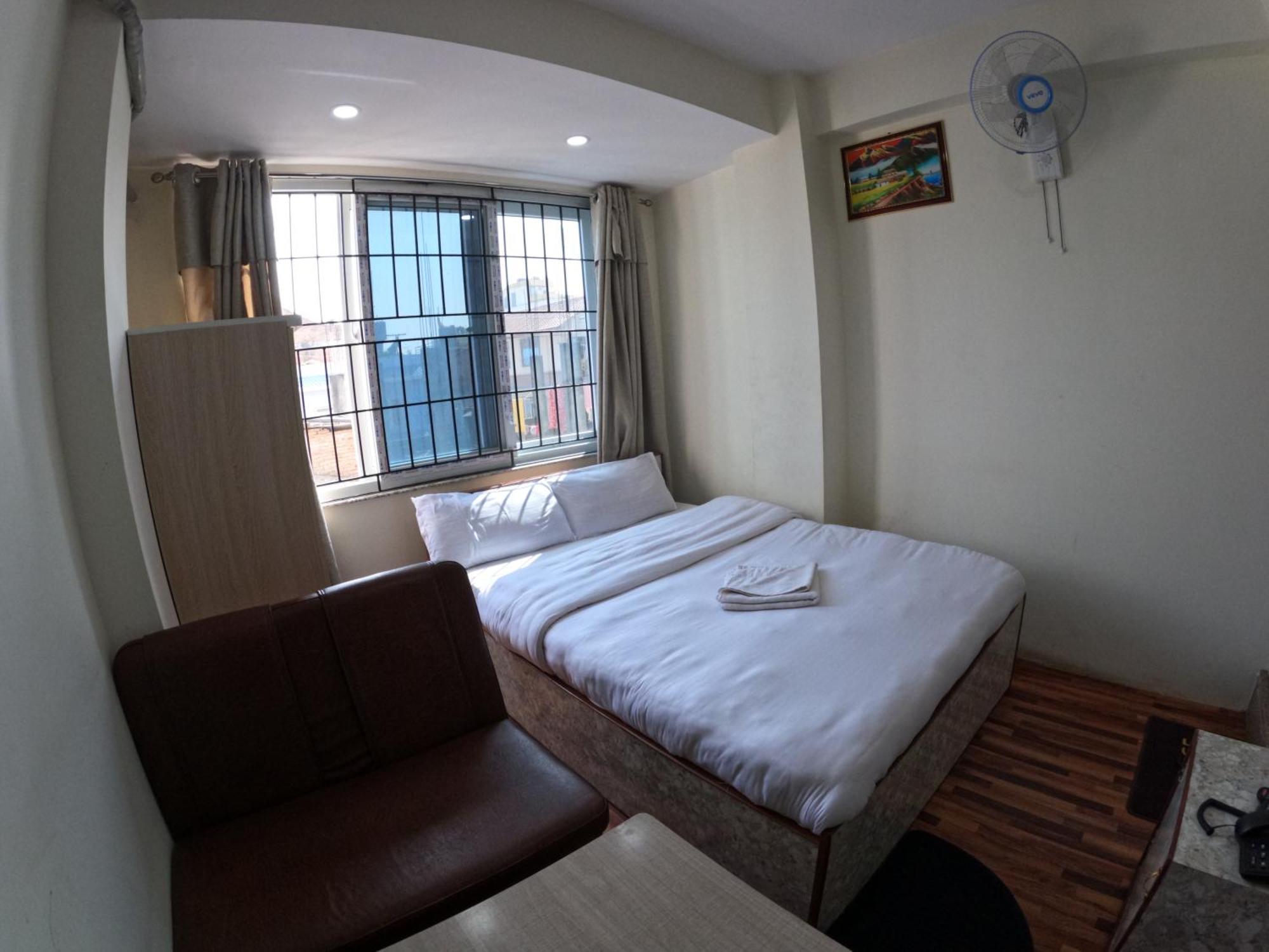 Hotel Global Village Kathmandu Exteriör bild